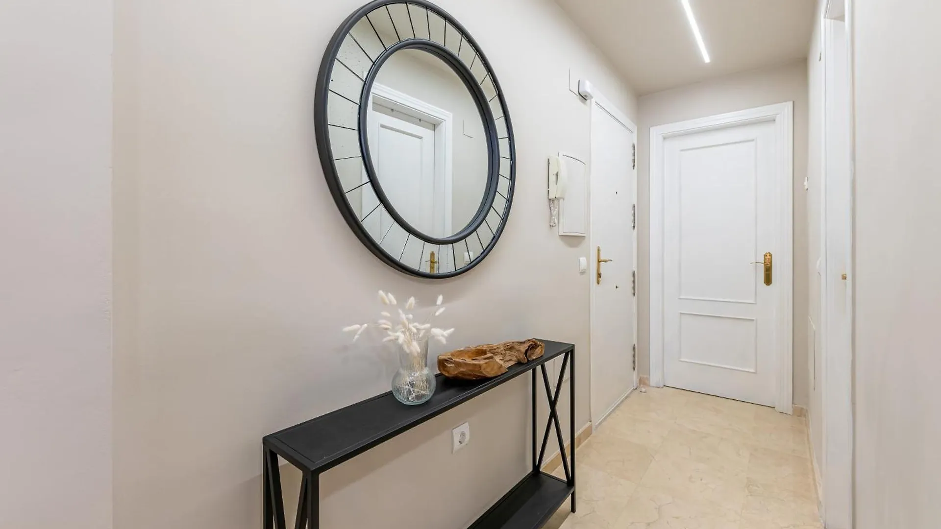 Vivendos - Ma16 - Capuchinos Parking Apartment Malaga