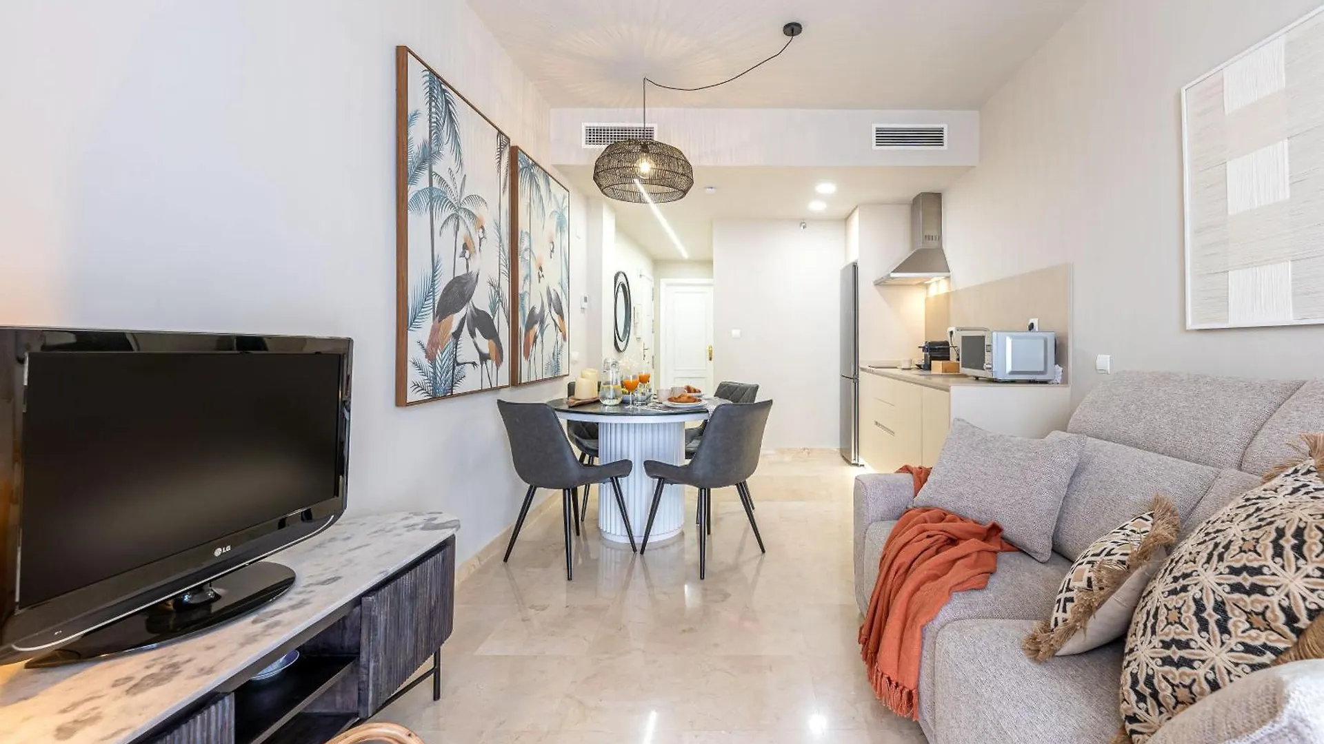 Vivendos - Ma16 - Capuchinos Parking Apartment Malaga